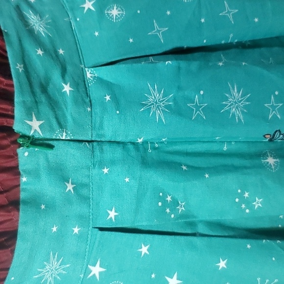 Women's Retro New York City Liberty Landmarks Pleated Novelty Skirt.  Size XS - Picture 10 of 13